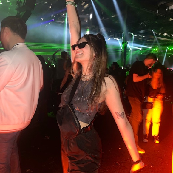 Meet your Posher, Sophia - Picture 3 of 12